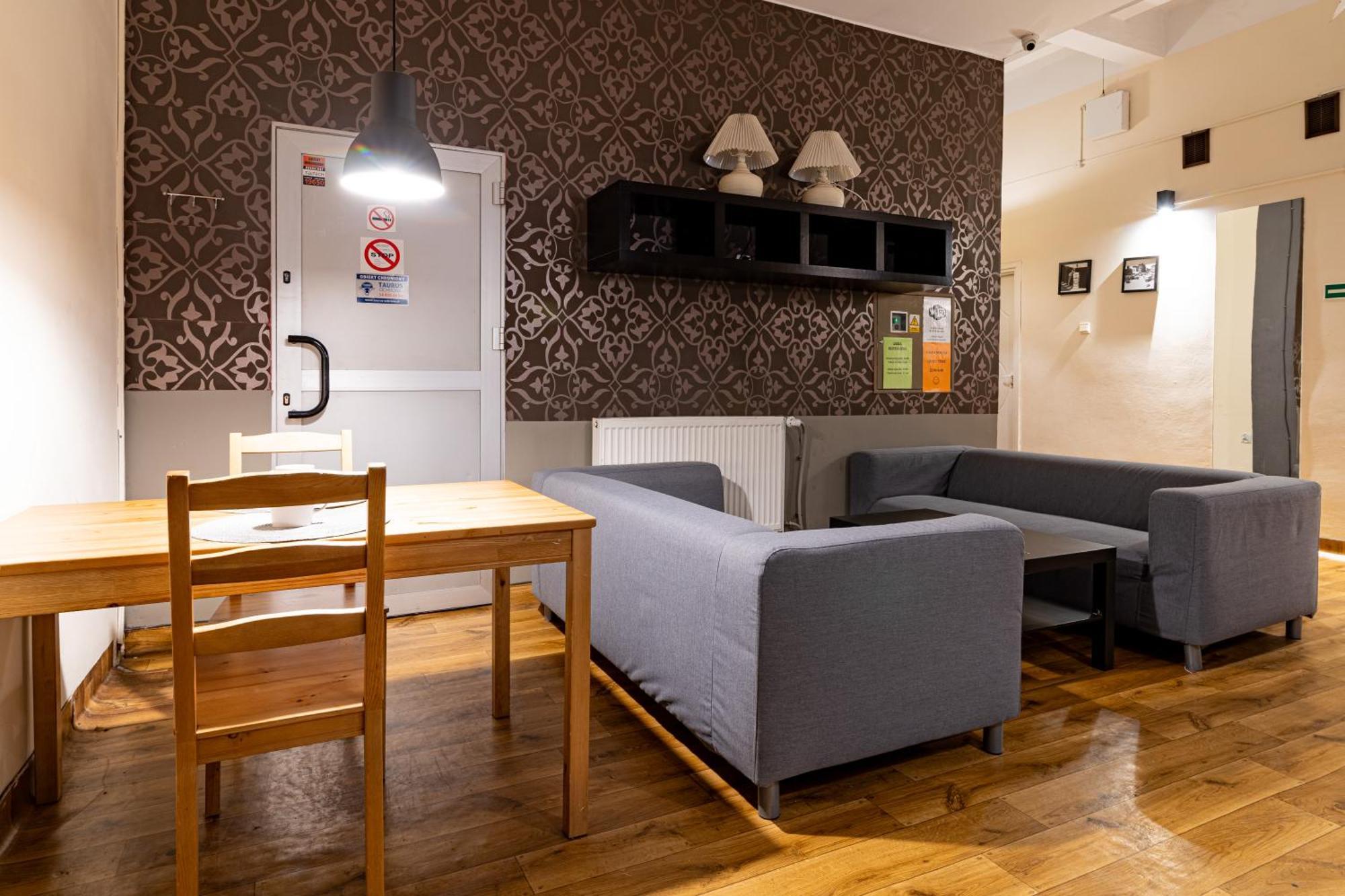 Orange Plus Hostel *